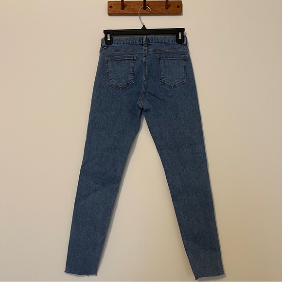 Skinny jeans with tear size S - Picture 2 of 3